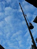 die erste Glocke (Bach) schwebt ber die Kirche zum Bauhof (Zwischenlager)