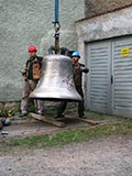 nun wird die Bachglocke angehoben